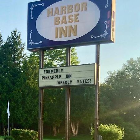 ניופורט Harbor Base Inn מראה חיצוני תמונה