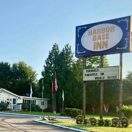 ניופורט Harbor Base Inn מראה חיצוני תמונה